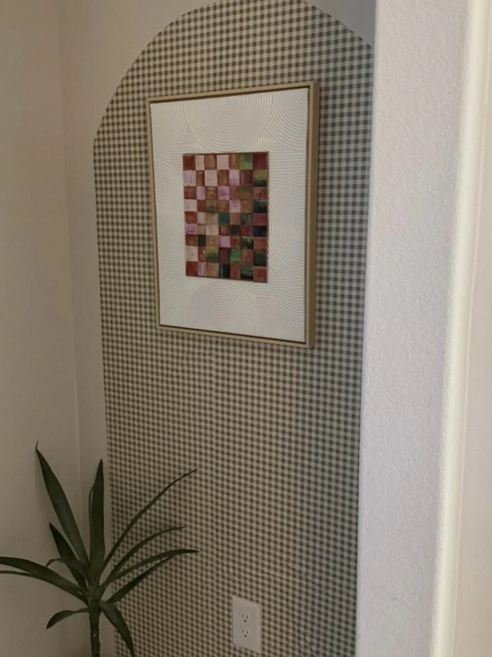 NEW! Threshold - Gingham Taupe Peel and Stick Wallpaper, 198”x 20”